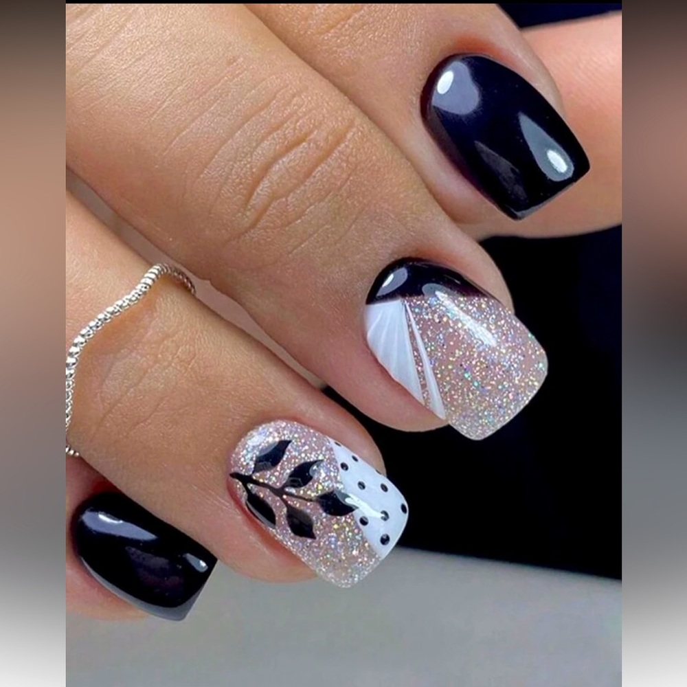 Colorblock Metallic Accents Press On Nail Set NEW 🏷️